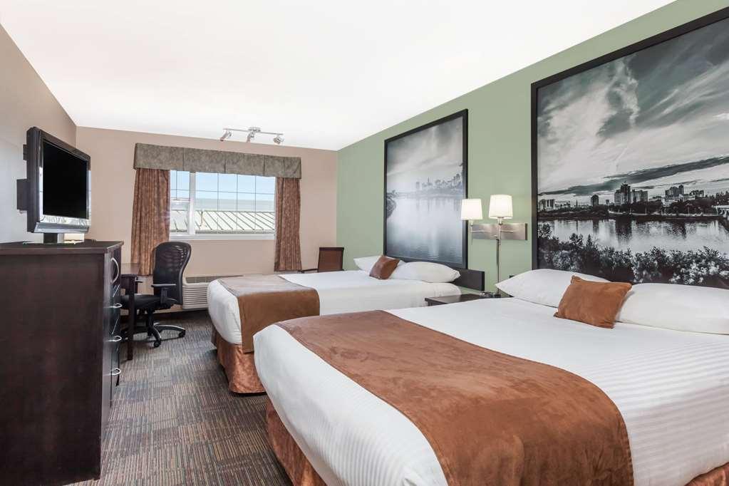 Готель Super 8 By Wyndham Saskatoon Near Saskatoon Airport Номер фото