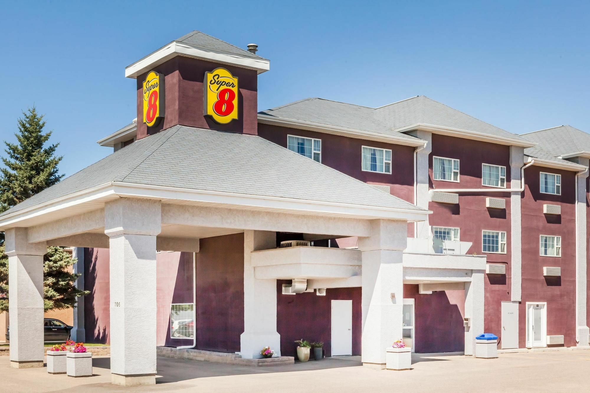 Готель Super 8 By Wyndham Saskatoon Near Saskatoon Airport Екстер'єр фото